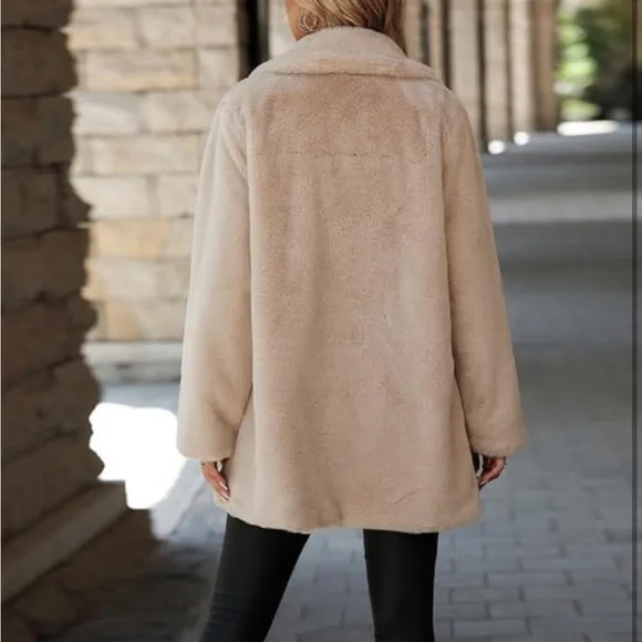 Women's Cream Faux Fur Coat - Picture 3 of 4